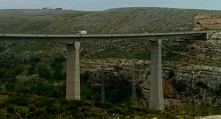 Bridge over Acbara valley